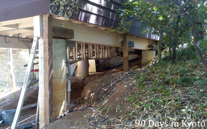 The framework: Three 8x8 inch timber blocks are securely  fastened to the foundation structure of the building. Each of these has a 4x4 inch post attached. 